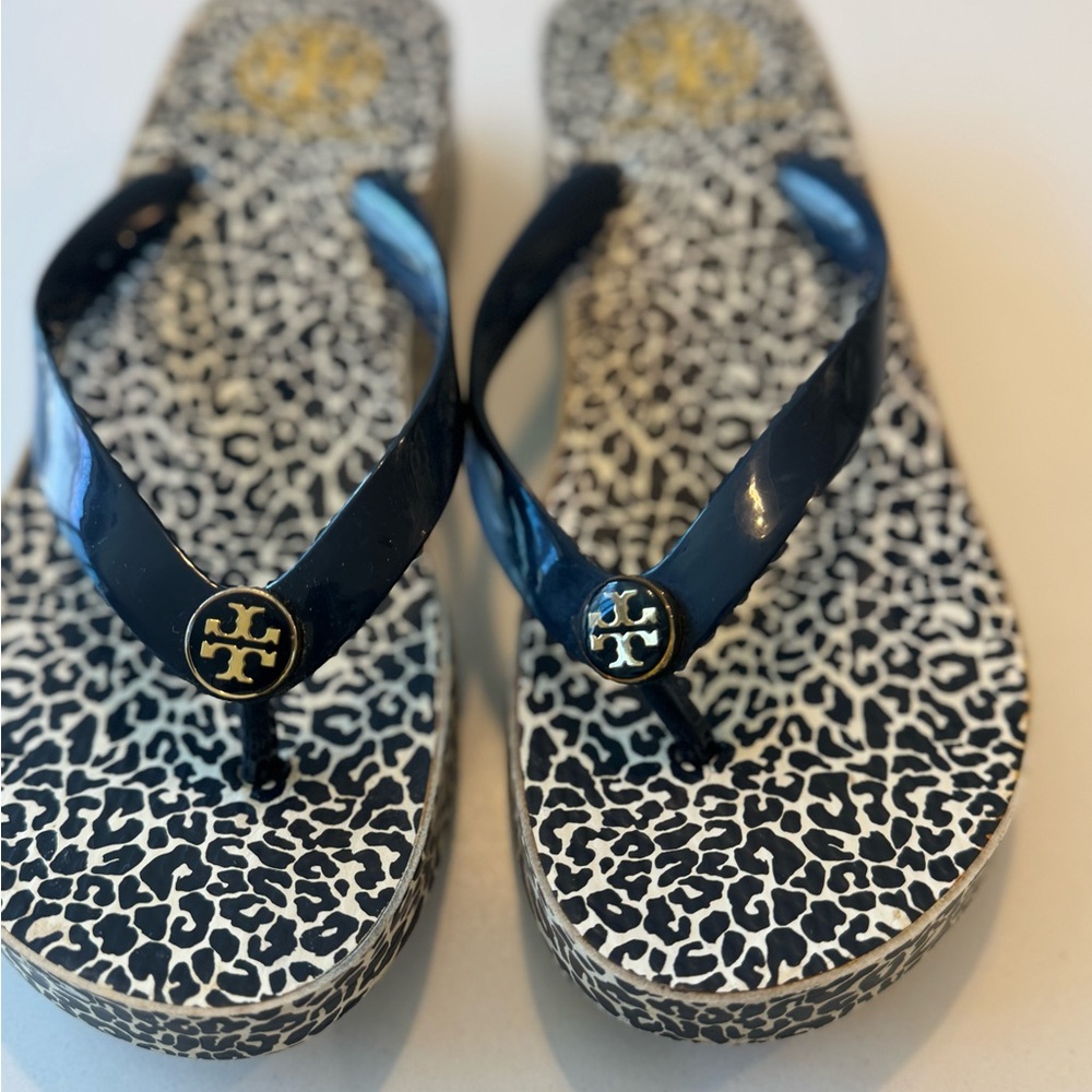 Tory Burch Navy and Gold Patterned Flip Flops